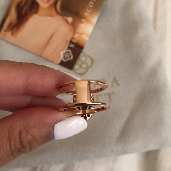 KENDRA SCOTT ELYSE ROSE GOLD RING - Picture 5 of 6